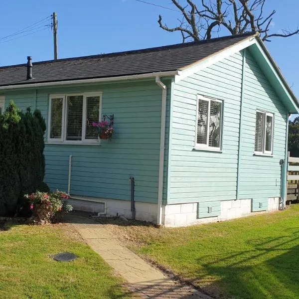 The Cabin,Kings Lane,Weston, hotel in Beccles