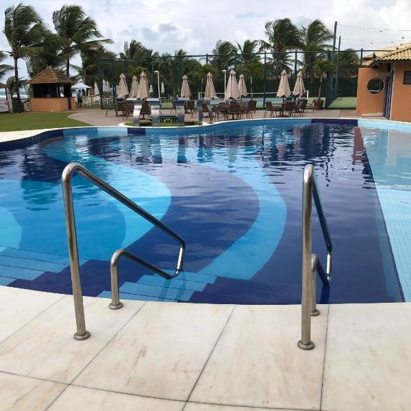 2 Suítes, Guarajuba, piscina frente mar