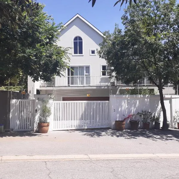 3 on Tessa Guesthouse, hotel in Johannesburg