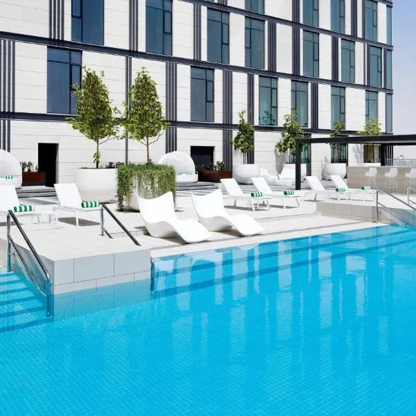 Holiday Inn Dubai Al-Maktoum Airport by IHG, hotel v Dubaji