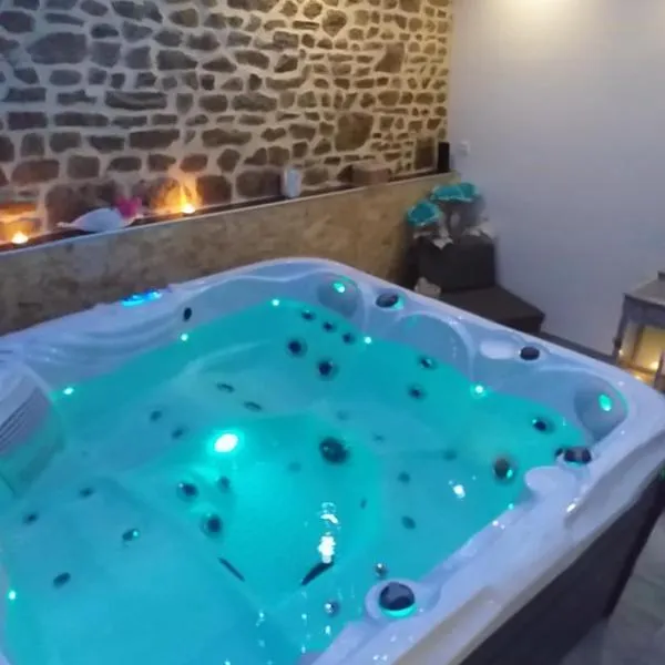 Le Ptit Spa de L'Abbaye Suite love et Spa privé, hotel en Yvrandes