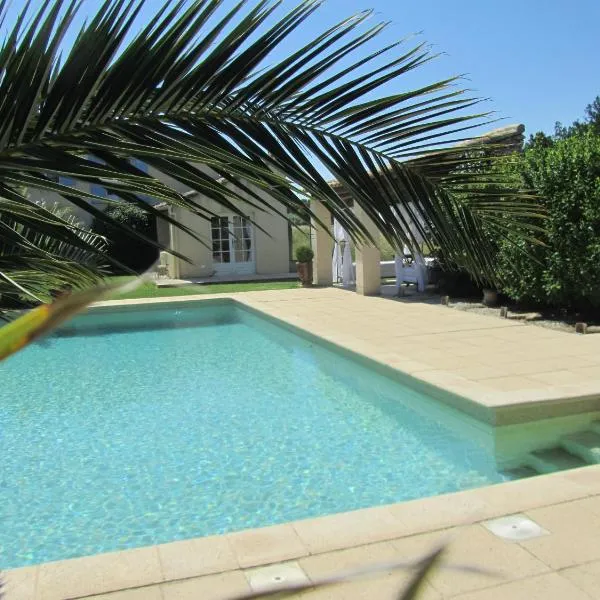 Maison provençal avec PISCINE, hotell sihtkohas Cavaillon