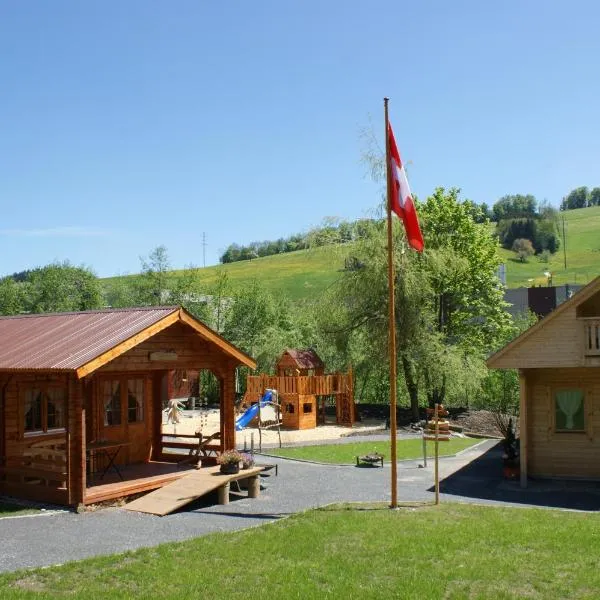 Villa Donkey Chalet, hotel in Degersheim