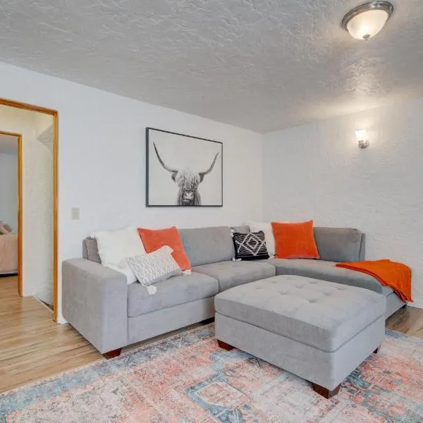 Charming and cozy downtown Bozeman 3 bedroom condo Walk to dinner and drinks, hotel in Bozeman