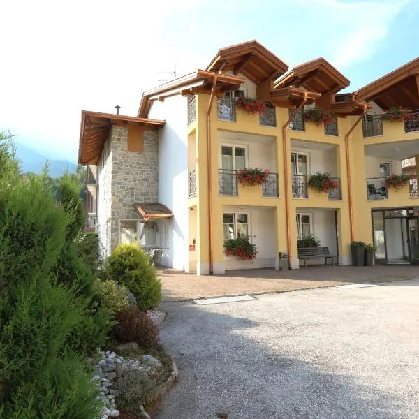 Hotel Garni Sottobosco, hotel in Croviana