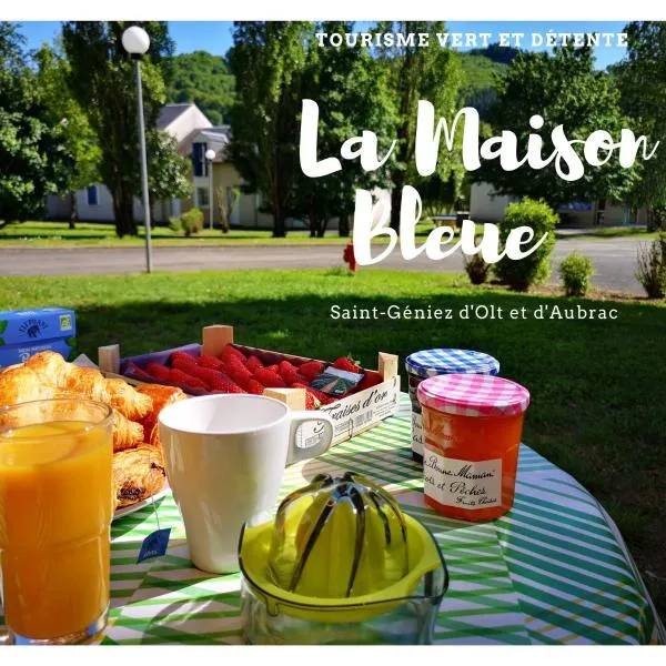 La Maison Bleue, village vacances, piscine, parking、サン・ジュニエ・ドルトのホテル