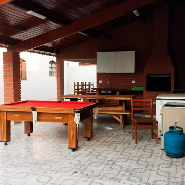 Casa com lazer e a 200 m da praia em Peruibe SP