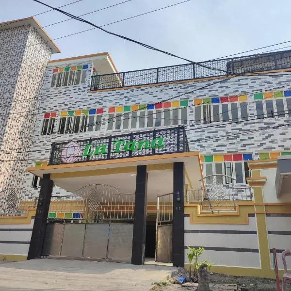La Tana Hotel, hotel v destinaci Bagongsabrangan