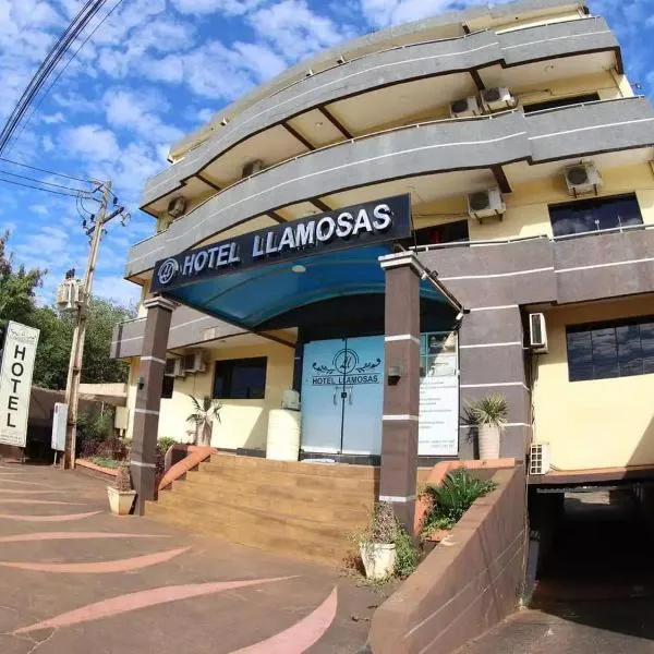 Hotel LLamosas，Minga Guazú的飯店