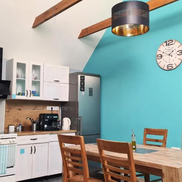 W20 Hostel, hotel in Golędzinów