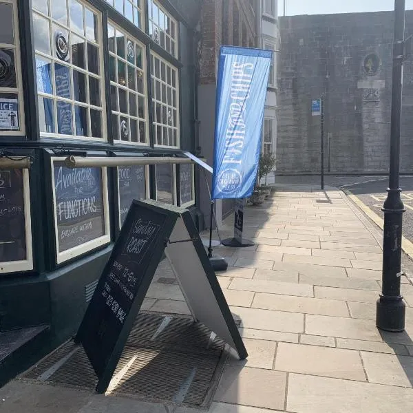 The Wellington Restaurant and Bar, hotel in Portsmouth