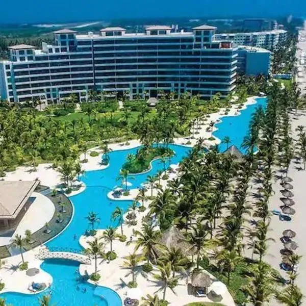 DEPARTAMENTO DE LUJO EN ACAPULCO DIAMANTE, hotel en Acapulco