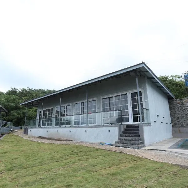 Jumbo Paradise 1 BHK Luxury Lake View Cottage, hotel in Lonavala
