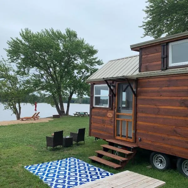Riverbottom - Tiny Home 2, hotel in Bellevue