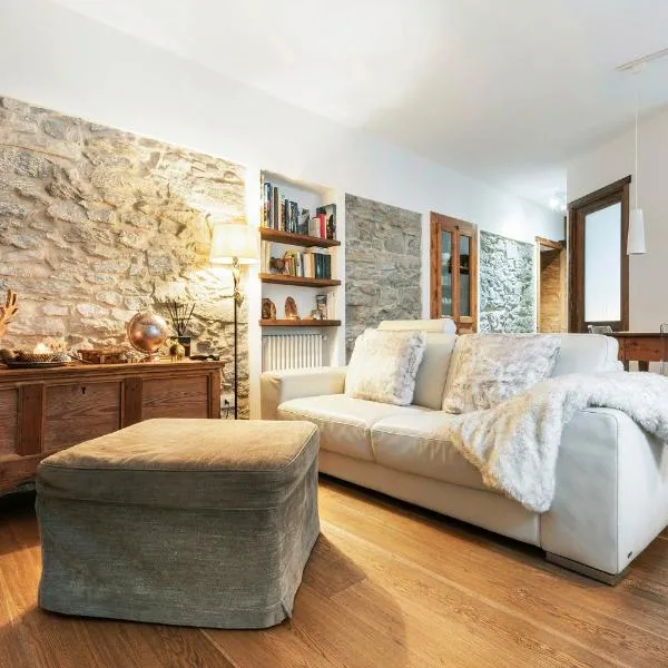 Appartamento Casa Weisstor con patio, giardino e orti vista Monte Rosa, hotel en Macugnaga