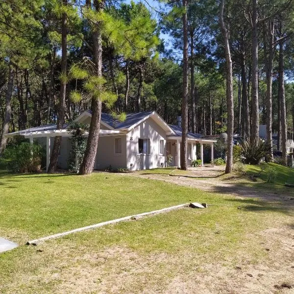 Pinamar Norte Casa Aquiles 8 pax, ξενοδοχείο σε Pinamar