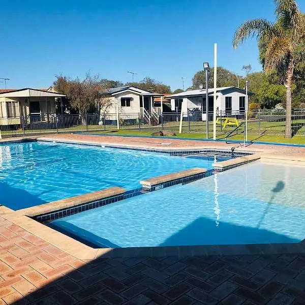 Sundowner Cabin, hotel di Broadwater
