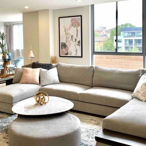 Crows Nest - Executive Penthouse - 3 Bedroom- 5km to City