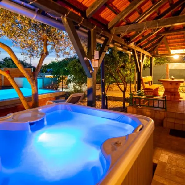 Holiday House Cvita, hotel v destinaci Biograd na Moru