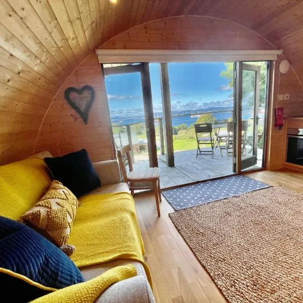 Sutor Coops The Den with Hot Tub, hotel v destinaci Cromarty