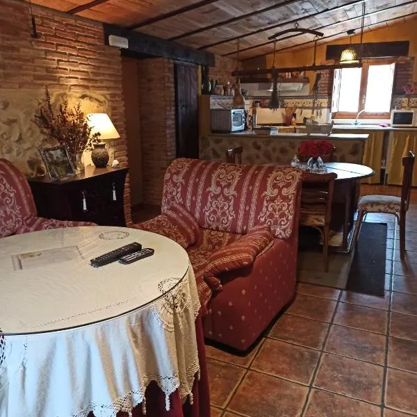 LA HUETA PRIMERO, hotel v destinaci Orcera