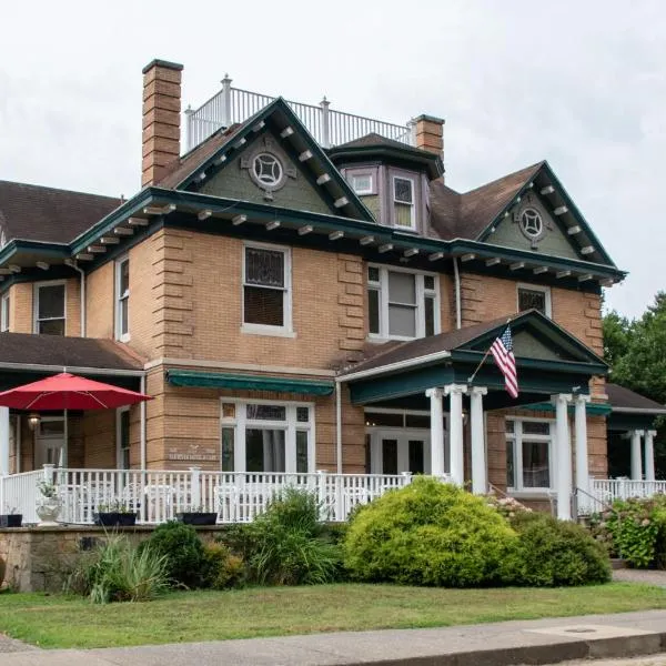 Elk River Hotel & Cafe, hotel di Sutton