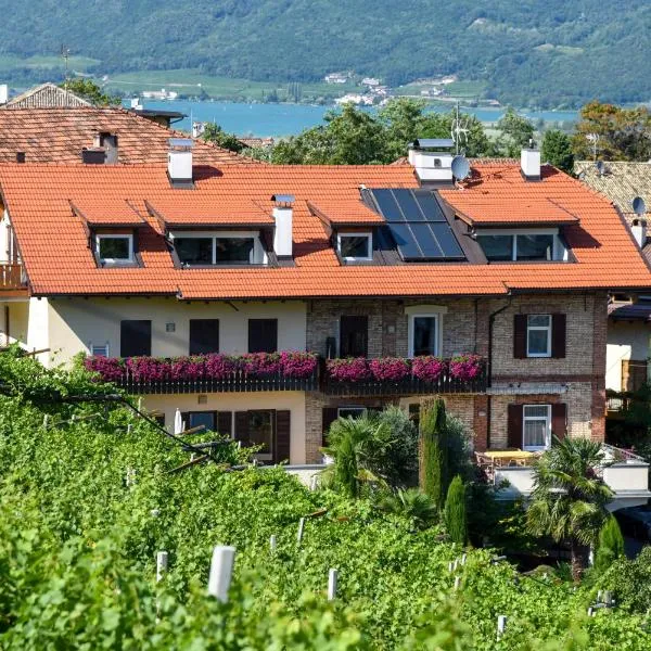 Ferienhof Franzelin, hotel in Termeno