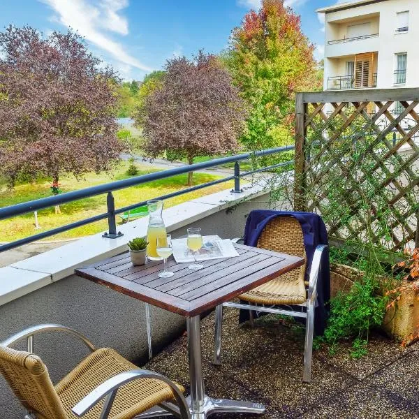 DOMITYS - Les Rives du Cher, hotel v destinácii Montluçon
