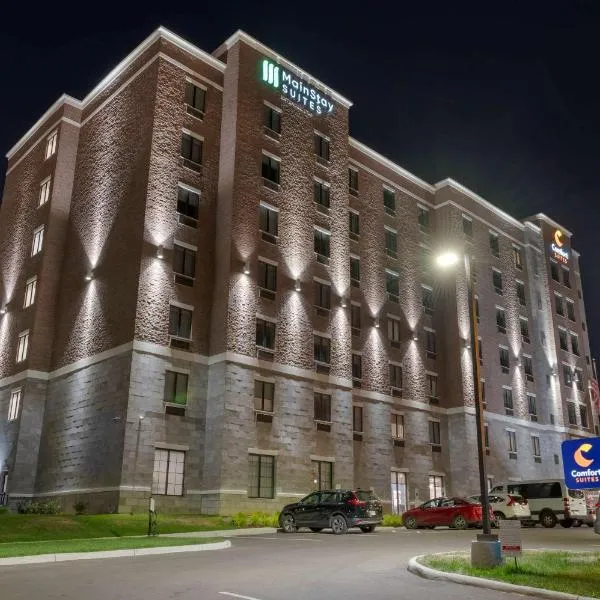 Comfort Suites Cincinnati University - Downtown，辛辛那提的飯店