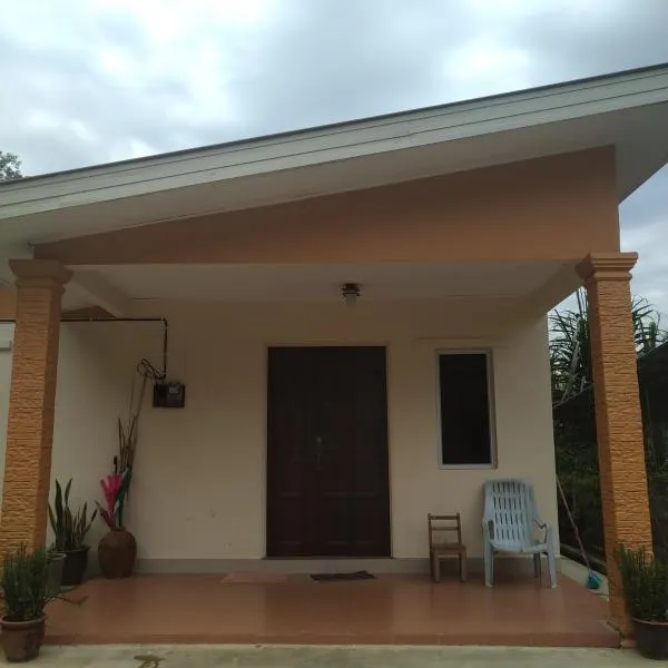 Homestay Kak soh at KampungKalai, Jeli Kelantan, hotel v destinaci Jeli