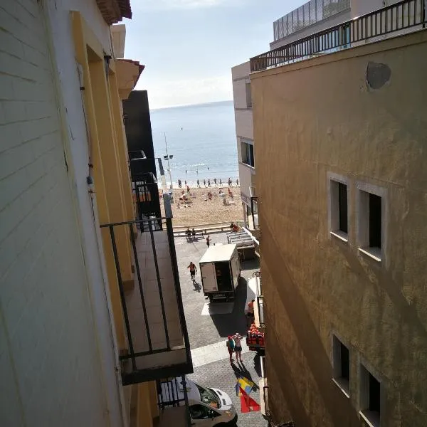 Habitación piso compartido Alquiler por temporada NO Turistico, hotel in Benidorm