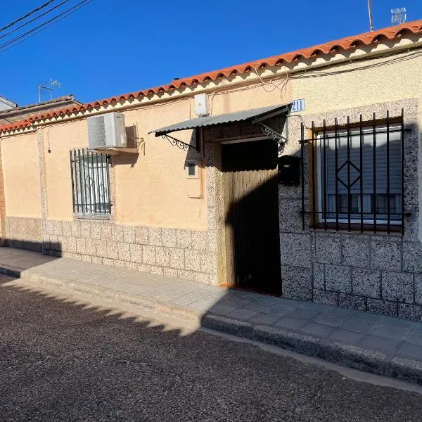 Casa Alberche a 9Km Talavera, hotel en Aldeanueva de Barbarroya