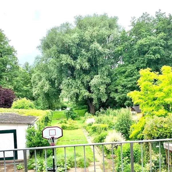 플뢴에 위치한 호텔 Charmante Doppelhaushälfte Am Schwanensee in Plön