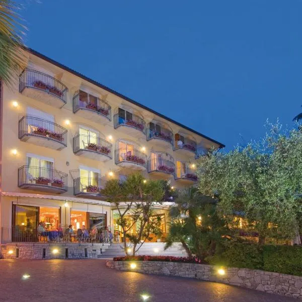 Hotel Galvani, khách sạn ở Torri del Benaco