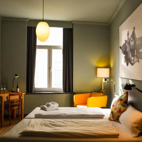 Storyhotel Bergischer Hof Königswinter، فندق في كونغسوينتر