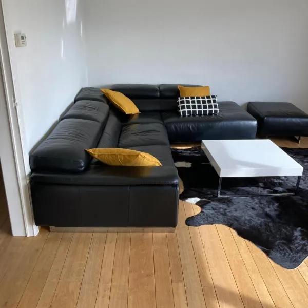 Lichtrijk mooi appartement met zicht op hof van Roosendael, hotel ad Anversa