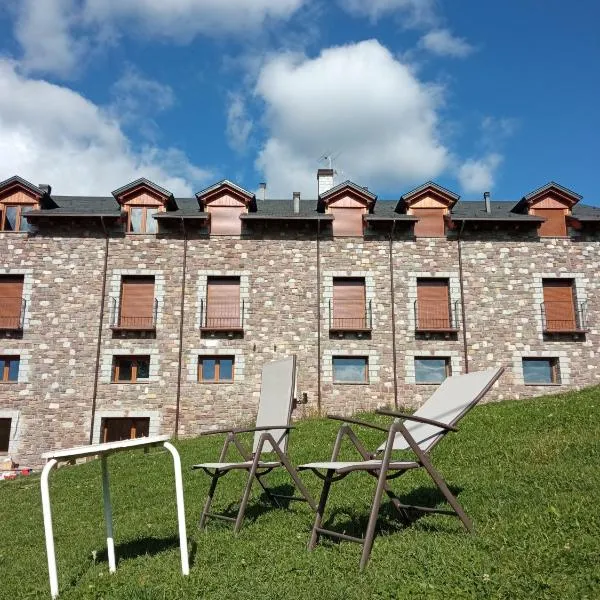 Apartamentos nuevos con encanto Fio de Neu, hotel v destinaci Laspaúles