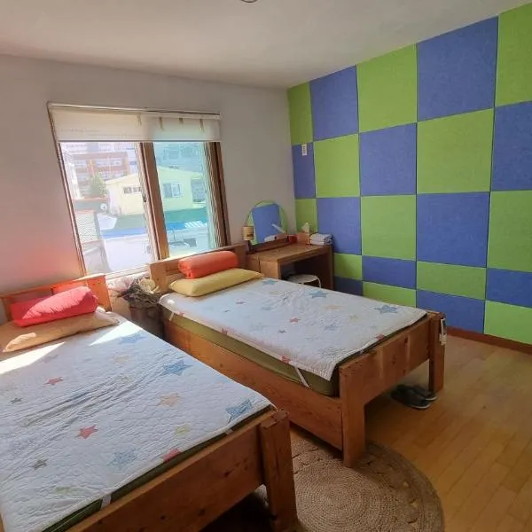 Tongyeong One Guesthouse, hotel v destinaci Tchongjong