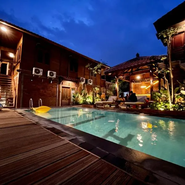 Tomohon Private Pool Villa Batu、マランのホテル
