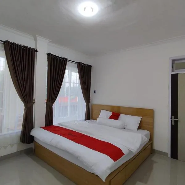 RedDoorz near Rita Super Mall Purwokerto, hotel em Purwokerto