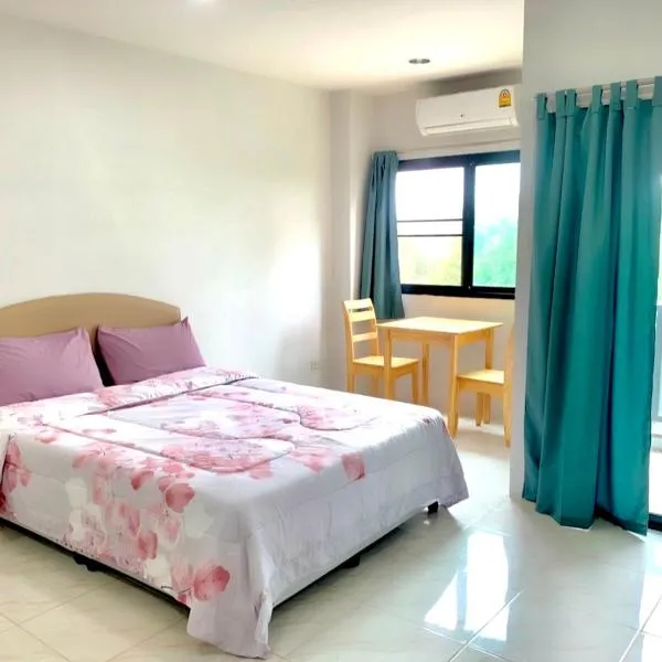 Baan Chomphu Pakchong, hotel in Ban Nong Sarai (1)