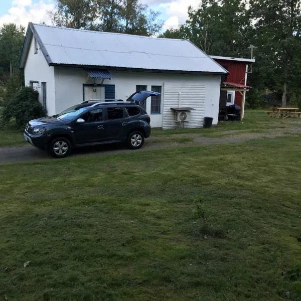 Vacker hus i naturen, hotel in Aboda