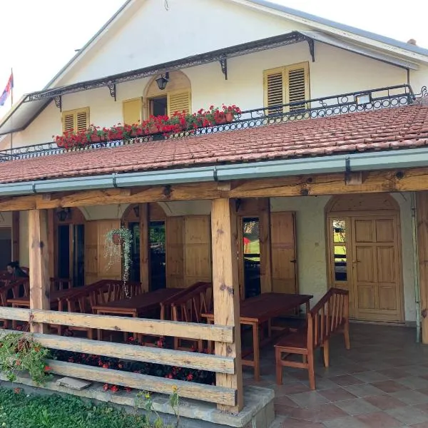 Domaćinstvo Bakić, hotel em Irig