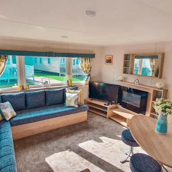 Spacious Caravan - Thorpe Park Cleethorpes, khách sạn ở Humberston