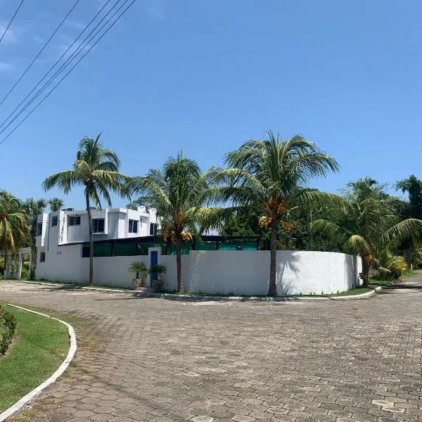 Chalet Casa Vacacional Riveras de Chulamar, hótel í Puerto San José