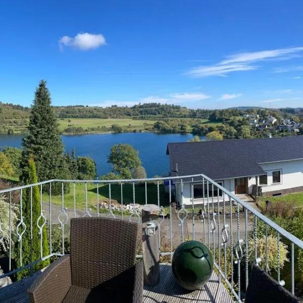 Traumhaus am Maar, hotel v destinaci Schalkenmehren