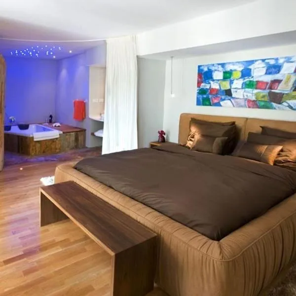 Romantic suite in Caesarea, hotel in Caesarea