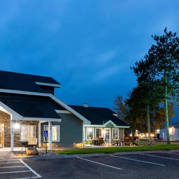 GrandStay Hotel & Suites, hótel í North Branch