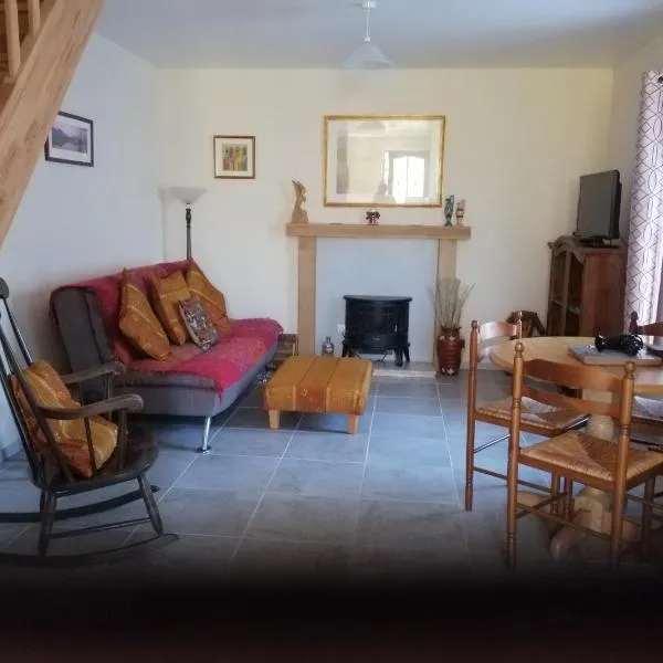 Beautiful 2-Bed House in Saint-Leger-Magnazeix, hotel v destinaci Saint-Léger-Magnazeix