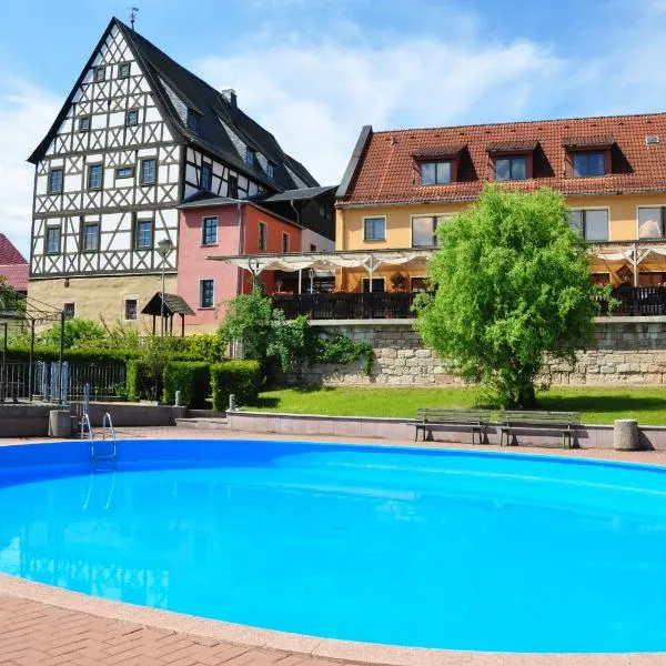 Thüringer Landhotel Edelhof, hotel v destinaci Uhlstädt